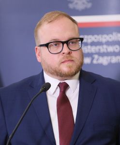 Łukasz Jasina zatrudniony w MSZ. Staszewski: jeśli rzeczywiście jest gejem, należy o tym mówić