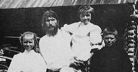 Grigorij Rasputin. Mistyk, który rządził carskim dworem