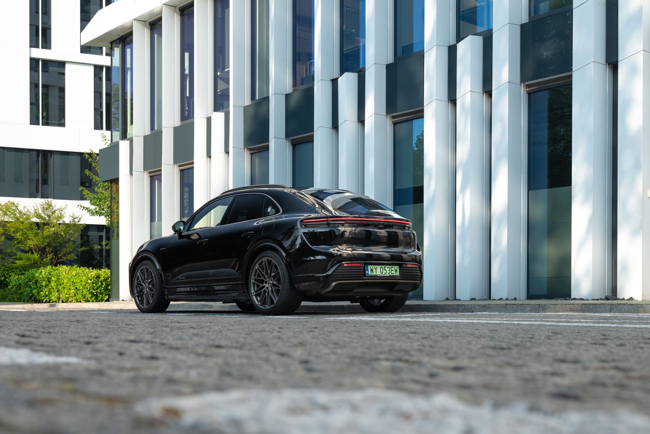 Porsche Macan Turbo EV