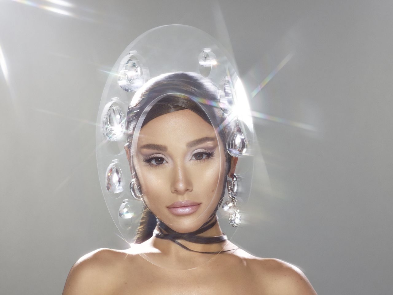 Premiera r.e.m. beauty - marki stworzonej przez Arianę Grande - w Sephora w Europie!