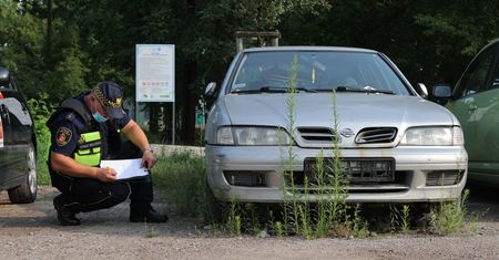 Kraków pozbył się wraków z ulic. Samochody sprzedane na aukcji
