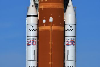 Artemis 2 coraz bliżej. Dzisiaj rakieta trafi na stanowisko startowe