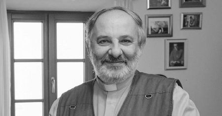 Poszła na grób ks. Isakowicza-Zaleskiego. Polacy wzruszeni