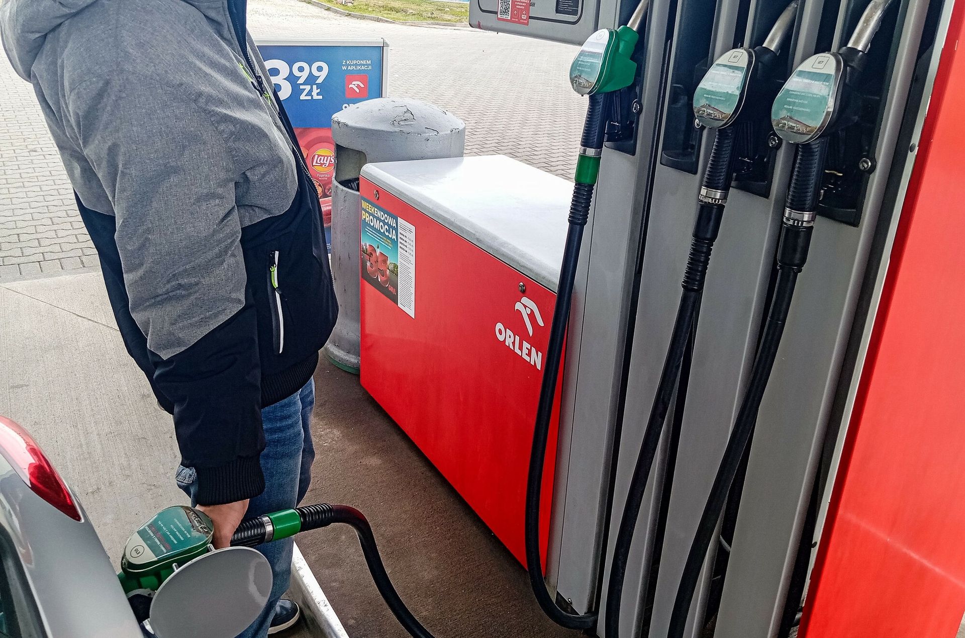 Ceny paliw w dół: Ile zapłacimy na stacjach od piątku?