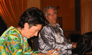 Ghislaine Maxwell  powoła się na Piątą Poprawkę ws. Epsteina. Prawnik przemówił