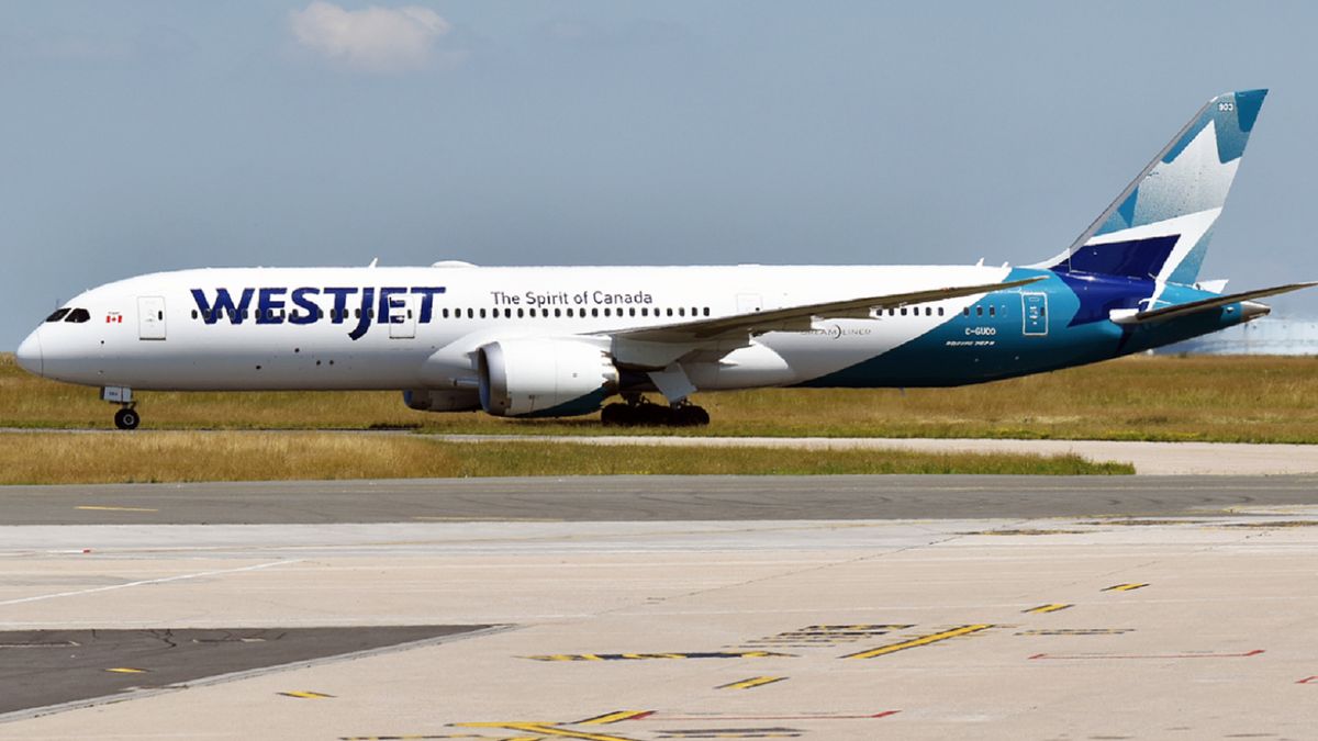 Kobieta została wyrzucona z samolotu.