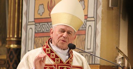 Biskup Stanisław Napierała odpowiada na zarzuty. "Wyrządzono mi krzywdę i szkodę"