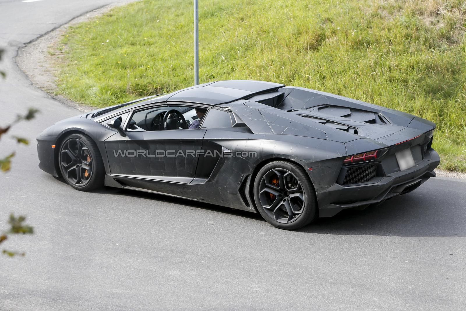 Lamborghini Aventador Roadster