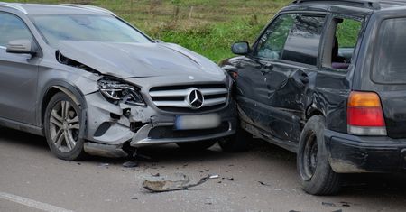 Oświadczenie sprawcy kolizji drogowej. Podpowiadamy, jak je spisać