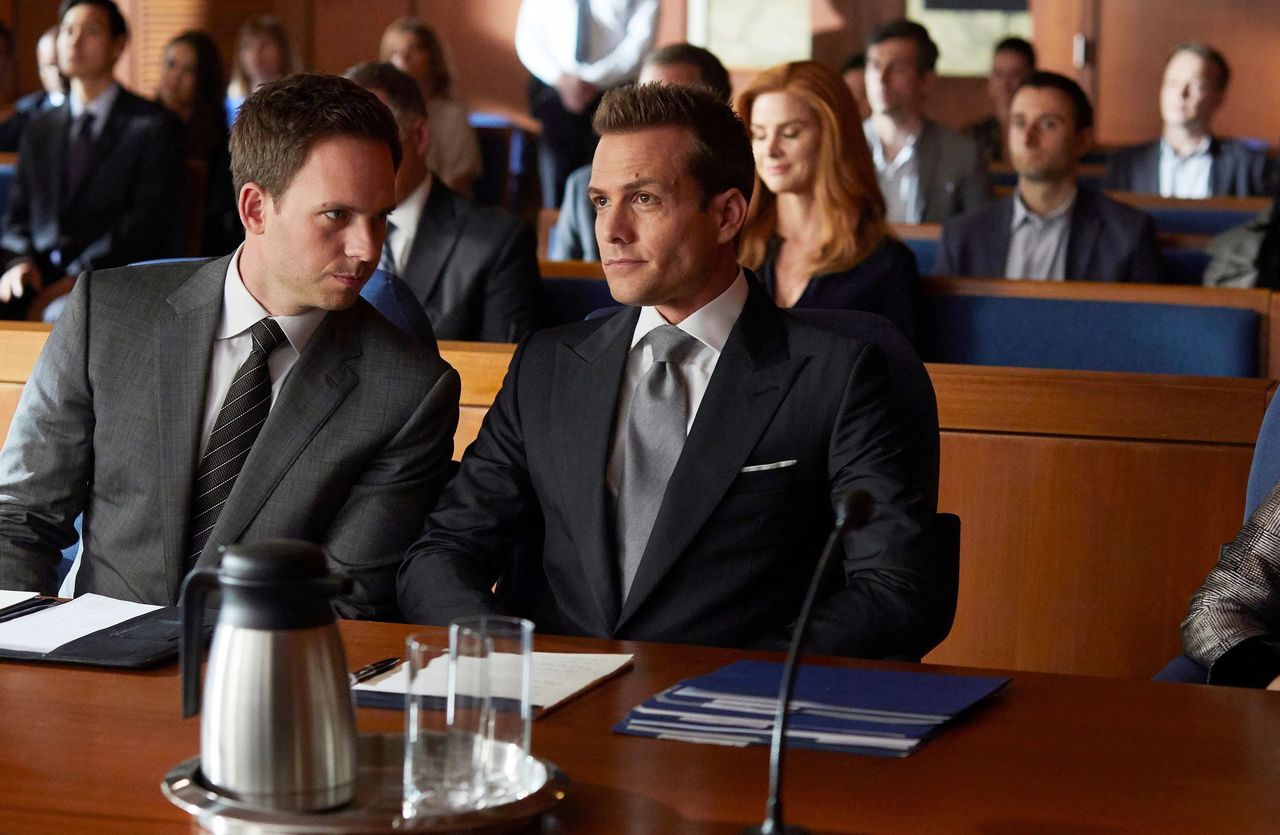 Patrick J. Adams i Gabriel Macht w serialu "W garniturach"