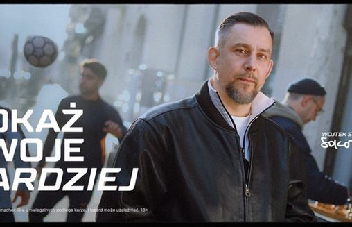 "Emocje. Bardziej" hasłem nowej kampanii STS. Sokół ambasadorem marki