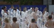 W miejskich fontannach kąpią się dzieci. "Największa głupota tego lata"