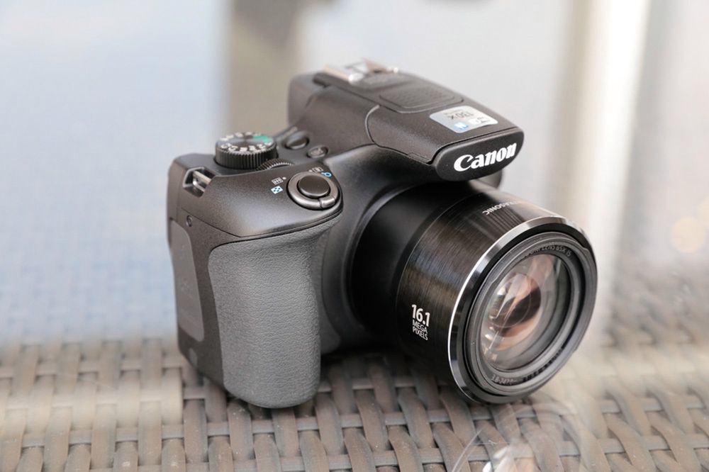 Tak wygląda Canon PowerShot SX60 2