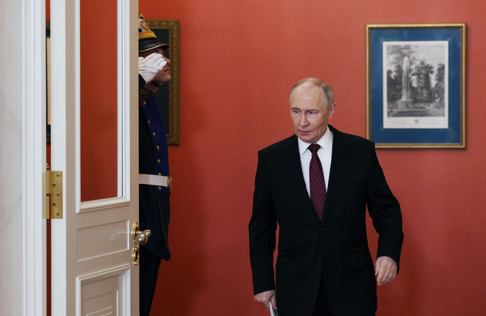 Russia is proposing to Ukraine to resume direct negotiations
epa12090147 Russian President Vladimir Putin arrives to make a statement to the media at the Kremlin in Moscow, Russia, 11 May 2025. Putin stated that Russia is proposing to Ukraine to resume direct negotiations, interrupted in 2022, without preconditions on 15 May in Istanbul.  EPA/GAVRIIL GRIGOROV / SPUTNIK / KREMLIN POOL MANDATORY CREDIT 
Dostawca: PAP/EPA.
GAVRIIL GRIGOROV / SPUTNIK / KREMLIN POOL
negotiation, Russia, Ukraine, conflict, politics
