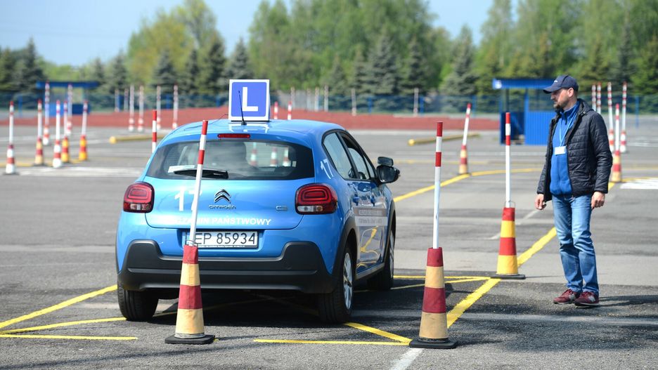 Za część praktyczną egzaminu na prawo jazdy kat. B trzeba zapłacić 200 zł