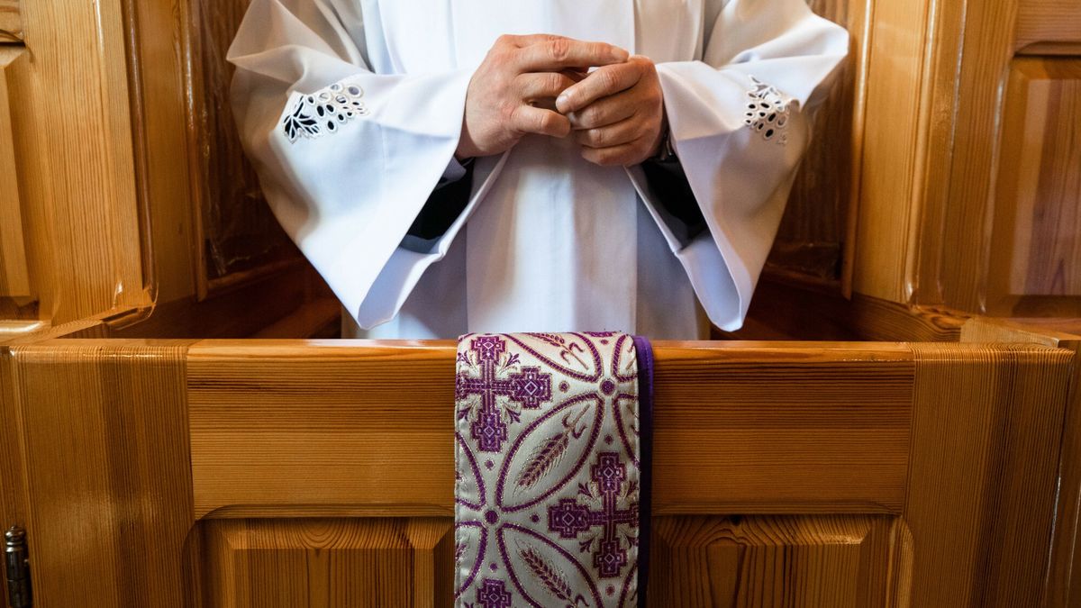 Diecezja Kaliska w końcu wypłaciła odszkodowanie dla ofiary księdza pedofila. Zdjęcie ilustracyjne