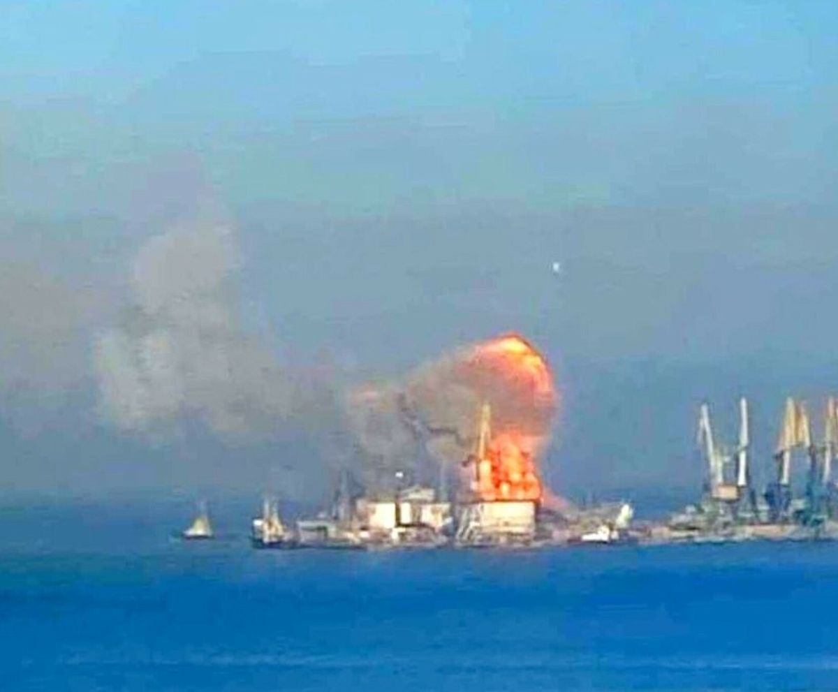 Wybuch i pożar na rosyjskim okręcie 