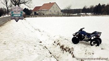 Zatrzymał się, żeby pomóc kierowcy. Zaraz potem zadzwonił na policję