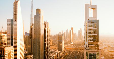 Dubaj buduje ulicę ze złota. W tle dramatyczna historia konfliktów zbrojnych