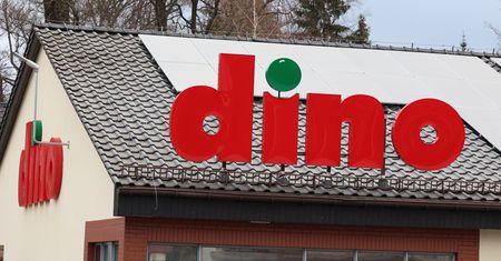 Rzucili do Dino. 2 sztuki gratis