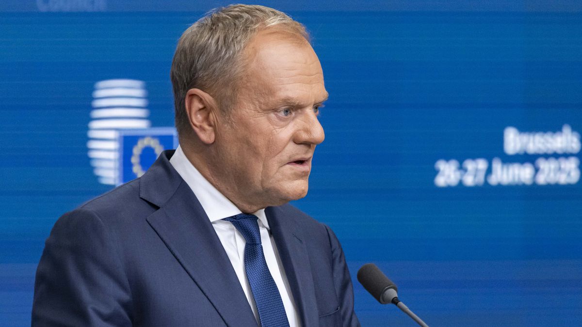 Donald Tusk Prime Minister of Poland at a joint press conference after the end of the European Council summit with the President of the European Commission and the President of the European Council, after the end of EU leaders meeting at the headquarters of the Council. Leaders discussed about the Middle East crisis, Ukraine, The invasion of Russia in Ukraine, EU in the world and competitiveness, Migration and European Defense and security, Moldova, Western Balkans and Internal Security, preparedness and hybrid activities. Brussels, Belgium on June 27, 2025 (Photo by Nicolas Economou/NurPhoto via Getty Images)