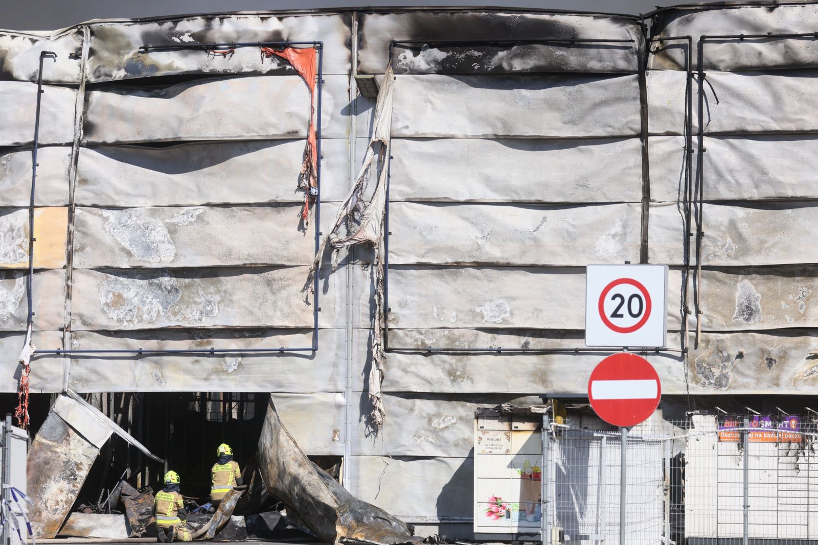 Pożar kompleksu handlowego przy ul. Marywilskiej 44 w Warszawie