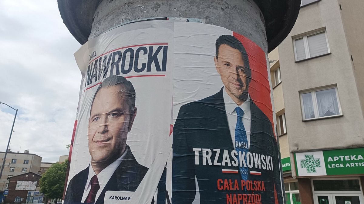 Plakaty wyborcze 2025
4.05.2025 Chorzow, kampania wyborcza przed wyborami prezydenckimi n/z Slup ogloszeniowy
fot. Adrian Slazok/REPORTER
Adrian Slazok/REPORTER