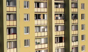 Zabronione na balkonie. Kary za szkody sięgają tysięcy złotych