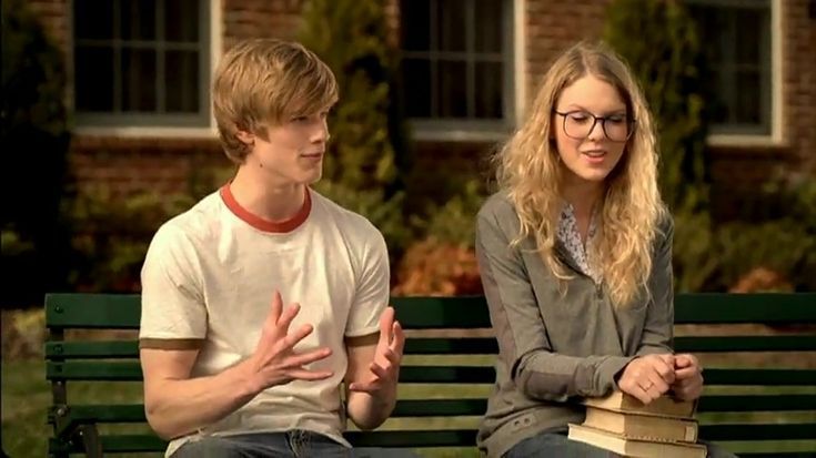 Taylor Swift i Lucas Till