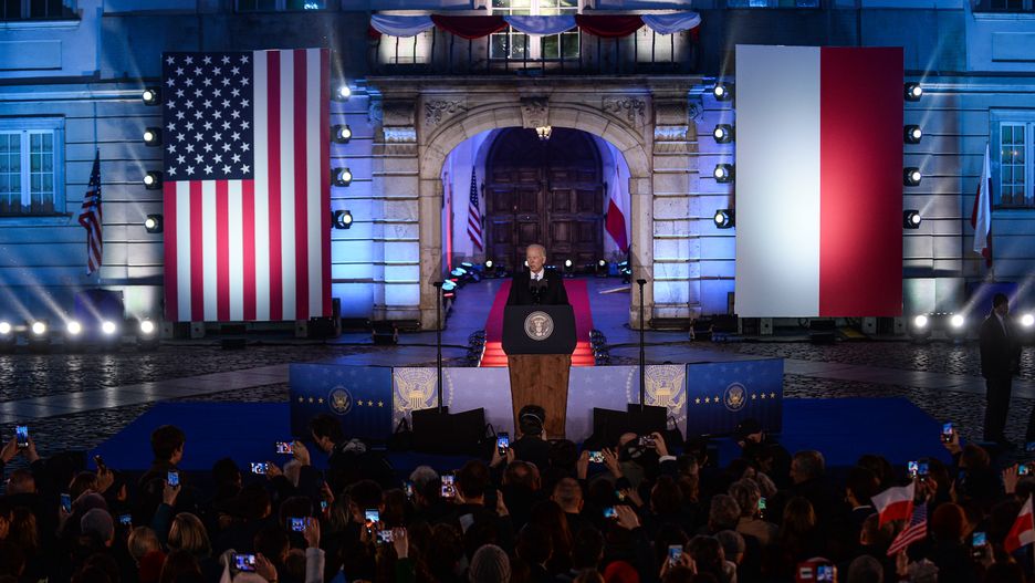 Wizyta Joe Bidena w Polsce będzie wyzwaniem dla służb. Utrudnienia dla mieszkańców, funkcjonariusze na ulicach Warszawy