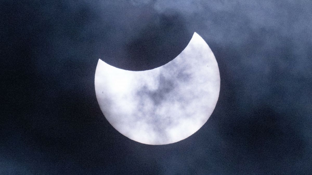 Częściowe zaćmienie Słońca nad Wrocławiem 