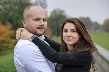 Szukają pracowników do zbioru jabłek. To oferują gwiazdy "Rolnik szuka żony"