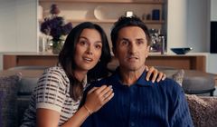 Paulina Krupińska-Karpiel i Sebastian Karpiel-Bułecka reklamują światłowód i telewizję od Play
