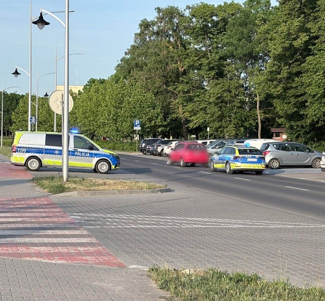 Wtargnięcie nastolatka na jezdnię