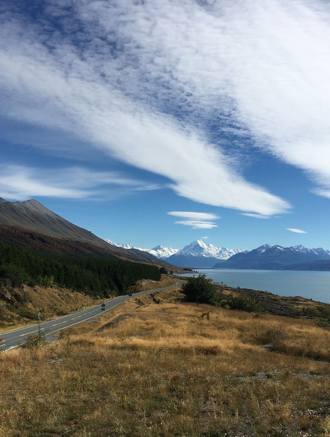 Widok na Mt Cook z jeziora Tekapo