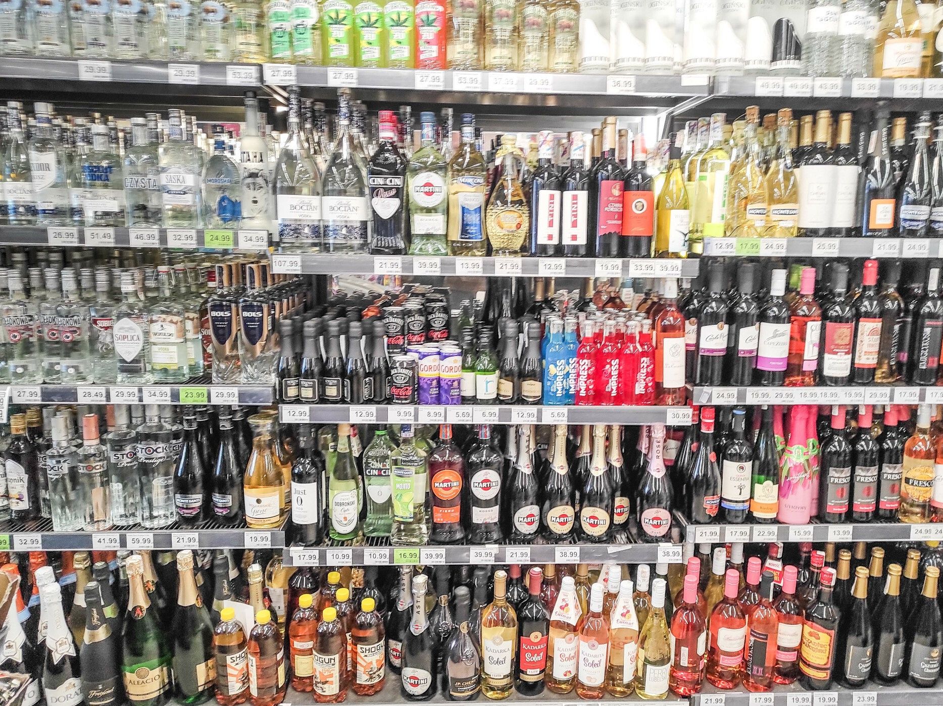 Podwyżka akcyzy na alkohol wraca. Będzie spór w koalicji o projekty?