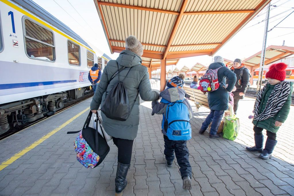 Ukrainki i Ukraińcy, którzy uciekli do Polski przed wojną mogą starać się o świadczenie 500+