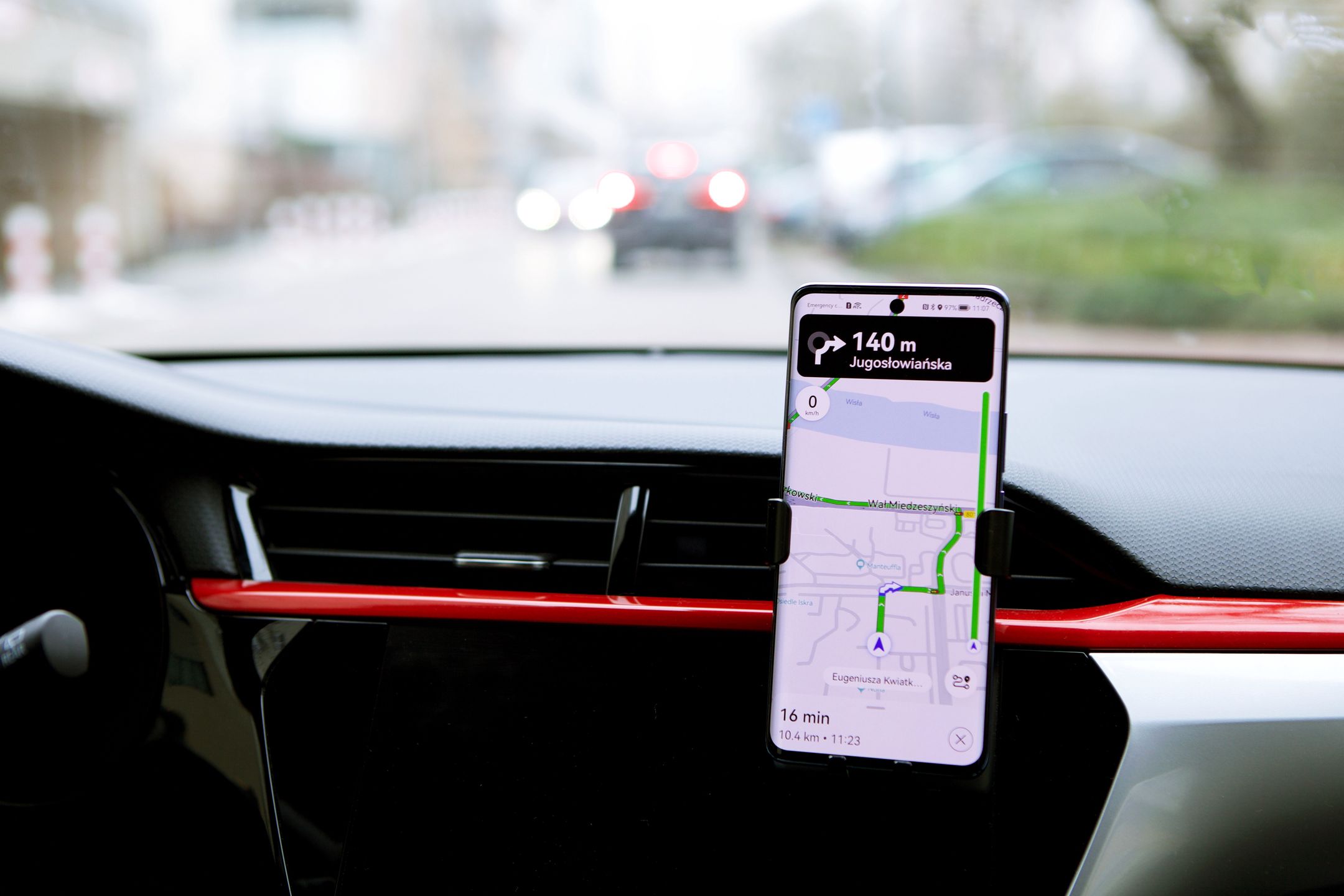 Huawei nova 9 - z Mapami Petal - sprawdza się doskonale jako asystent w podróży