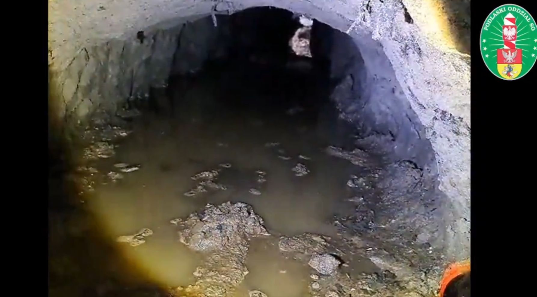 Wykopali tunel pod barierą. Tak chcieli dostać się do Polski