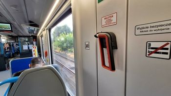 Kolej zostawiła pasażerów w Krzyżu. Polregio się tłumaczy