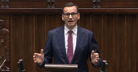 "Do Berlina!". Wrzawa w Sejmie podczas przemówienia premiera