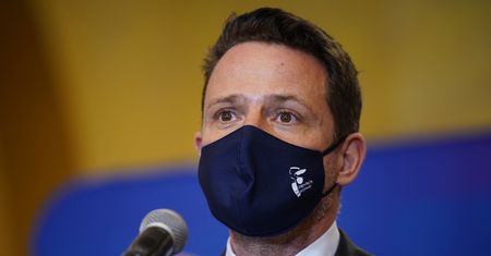 Trzaskowski zapowiada utworzenie 13 punktów masowych szczepień