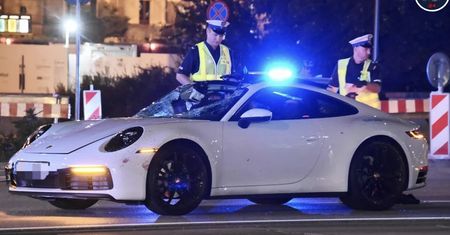 Warszawa. Niepełnosprawny zginął pod kołami rozpędzonego samochodu. Komentarze w sieci: "biedne porsche"