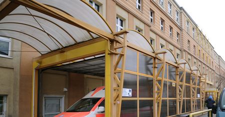 Poznań. Seniorka wypadła z okna szpitala