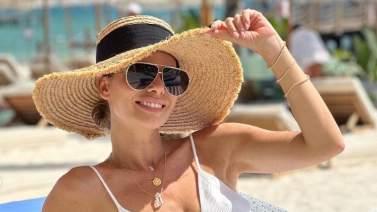 Izabela Janachowska pozuje w skąpym bikini na Malediwach