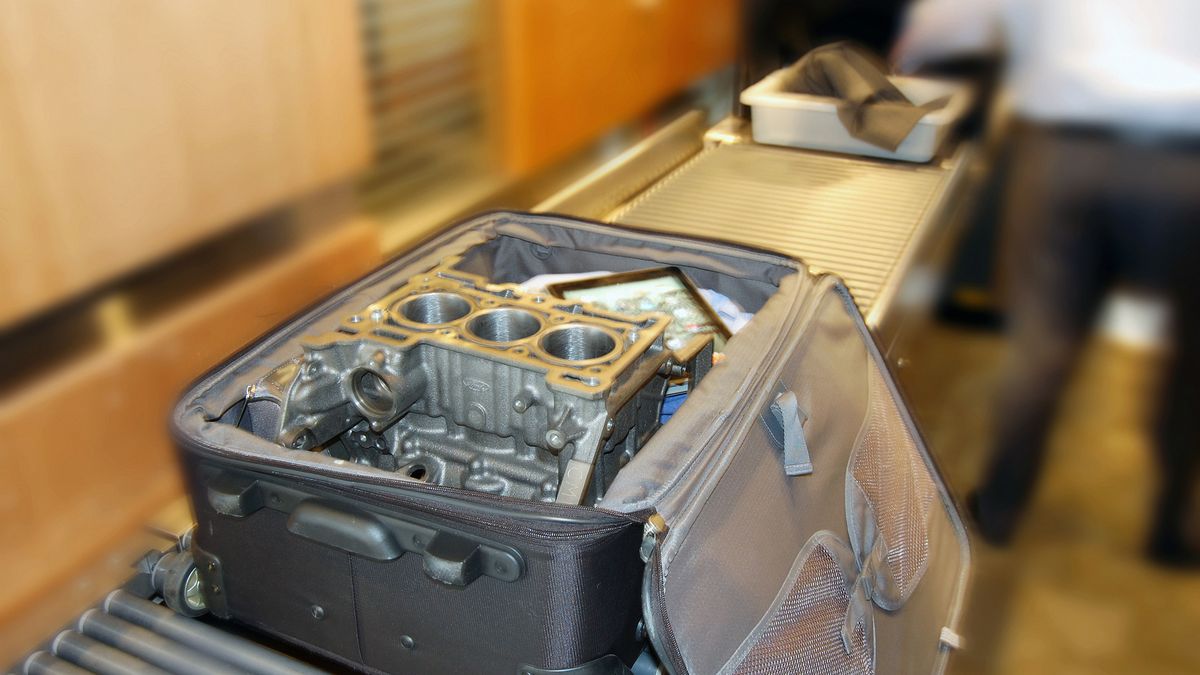 Blok silnika Forda 1.0 EcoBoost jest tak mały, że mieści się w bagażu podręcznym