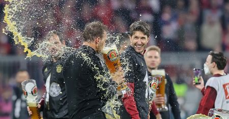Piłkarze Bayernu urządzili imprezę na Ibizie. Trener się tłumaczy