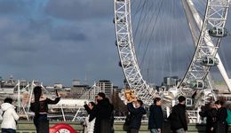 Polacy "ewakuują się" z tonącego okrętu? Coraz więcej rodaków opuszcza Wyspy