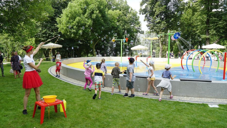 Katowice. Wodny plac zabaw na osiedlu Tysiąclecia oficjalnie otwarty.