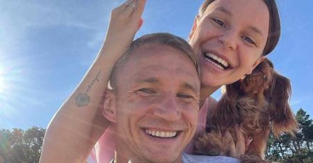 Świeżo upieczony tata Jakub Rzeźniczak CHWALI SIĘ żoną i córeczką. Pokazał karmiącą piersią Paulinę Rzeźniczak (FOTO)